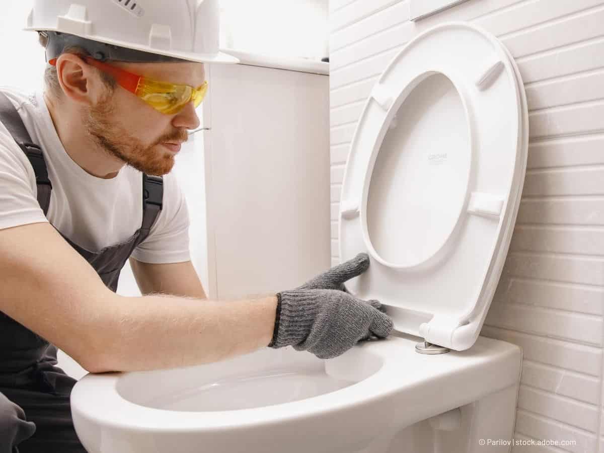 Comment changer un abattant de WC